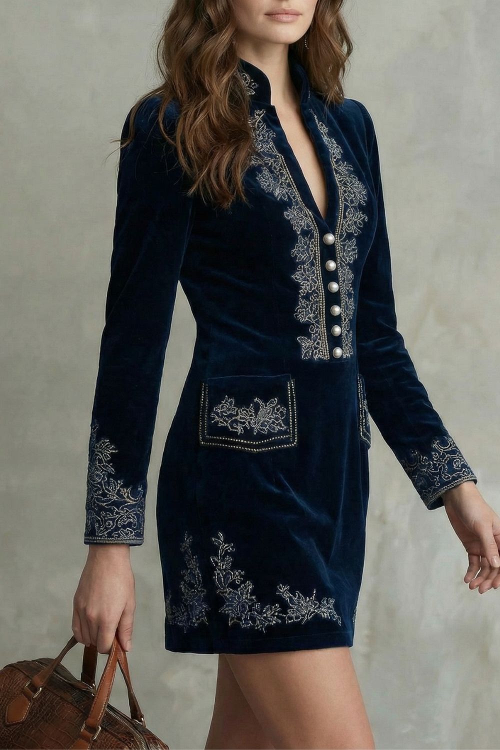 Élarine – Elegante Mini-Abito in Velluto Ricamato